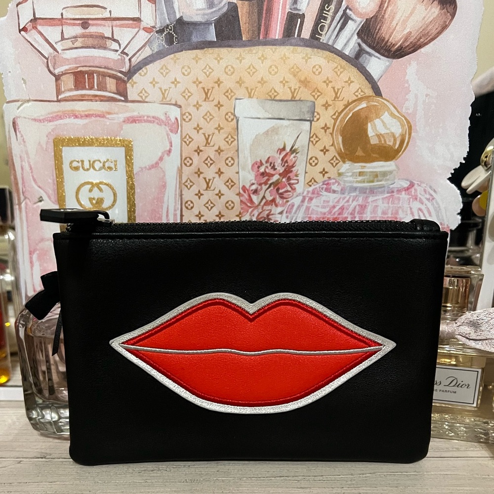 MAC Cosmetic Bag 💋🖤